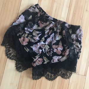 ‼️SOLD‼️ Floral Shorts With Lace Detail
